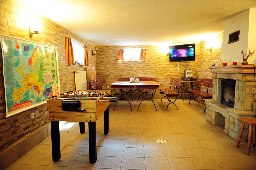Pod Orlikiem Centrum * Устрики-Долішні